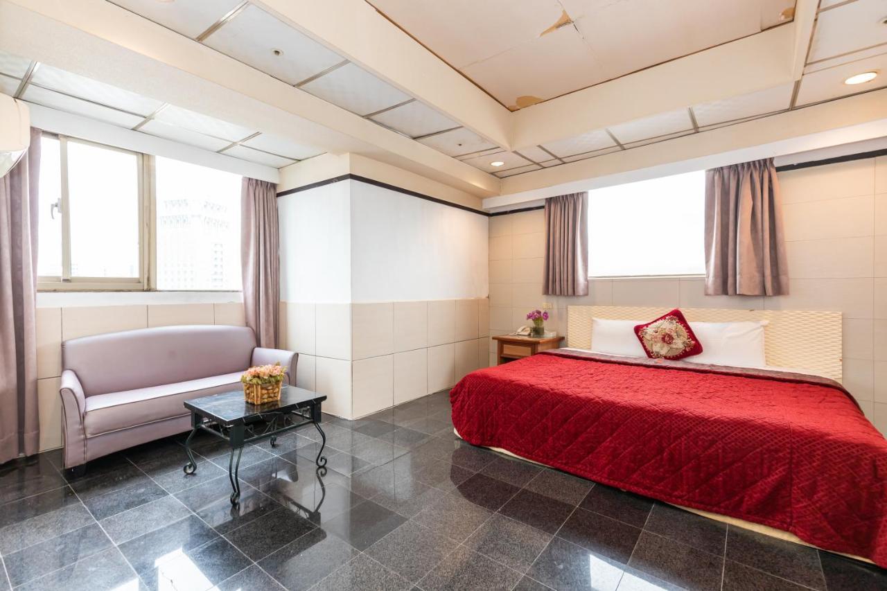 Yi Pin Business Hotel Таоуан Екстериор снимка