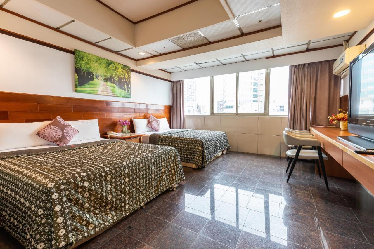 Yi Pin Business Hotel Таоуан Екстериор снимка