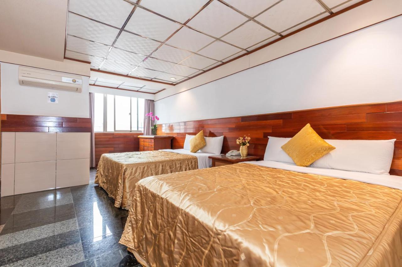 Yi Pin Business Hotel Таоуан Екстериор снимка