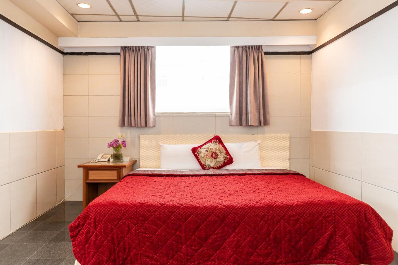 Yi Pin Business Hotel Таоуан Екстериор снимка