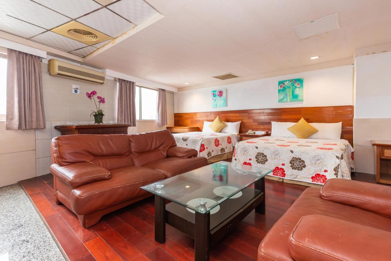 Yi Pin Business Hotel Таоуан Екстериор снимка